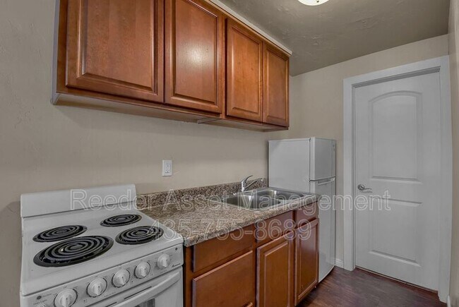 Building Photo - 55 E 500 N