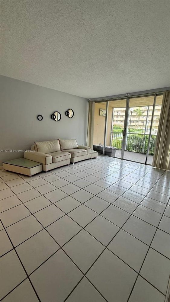 Foto del edificio - 1770 NE 191st St