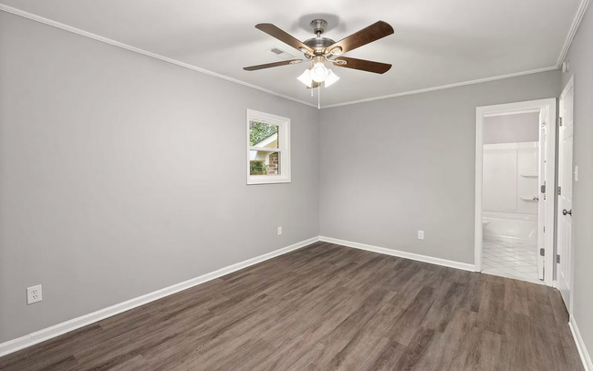 Building Photo - Beautiful Summerville Rent Ready, Fully Re...