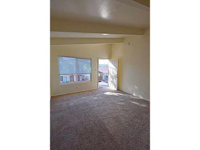 Foto del edificio - LST MONTH FREE!! GOOD SIZED STUDIO - NEW L...