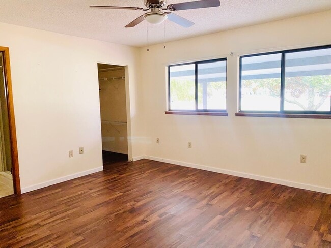 Building Photo - Impressive 3/2 Home in Peaceful Pine Run