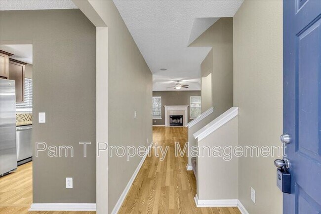 Foto del edificio - 8 Rivermarsh Ct