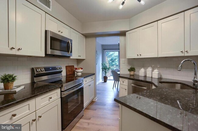 Building Photo - 1102 Coventry Pointe Ln