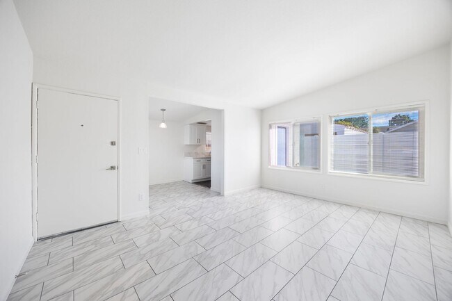 Foto del edificio - 3 Bedroom Duplex with Washer Dryer