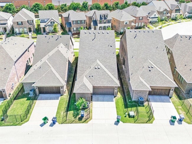Foto del edificio - 8216 Bethpage Dr