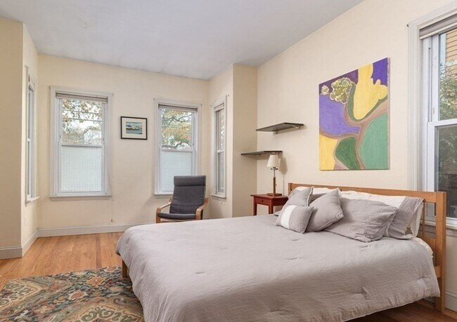 Building Photo - 30 Summer St