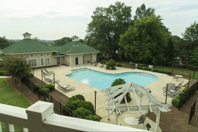 Foto del edificio - Crescent Pointe Apartments