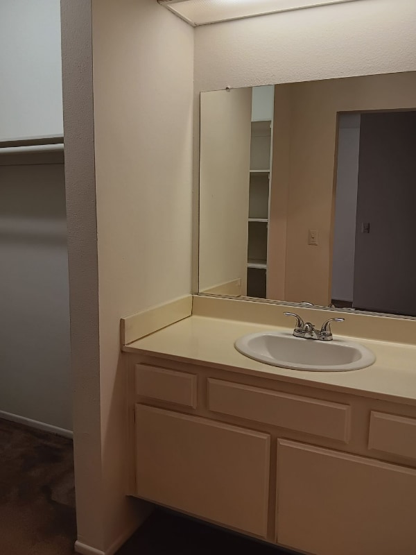 Building Photo - 10965 Fruitland Dr