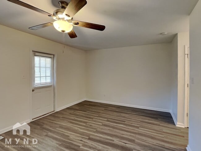 Building Photo - 106 Walford Park