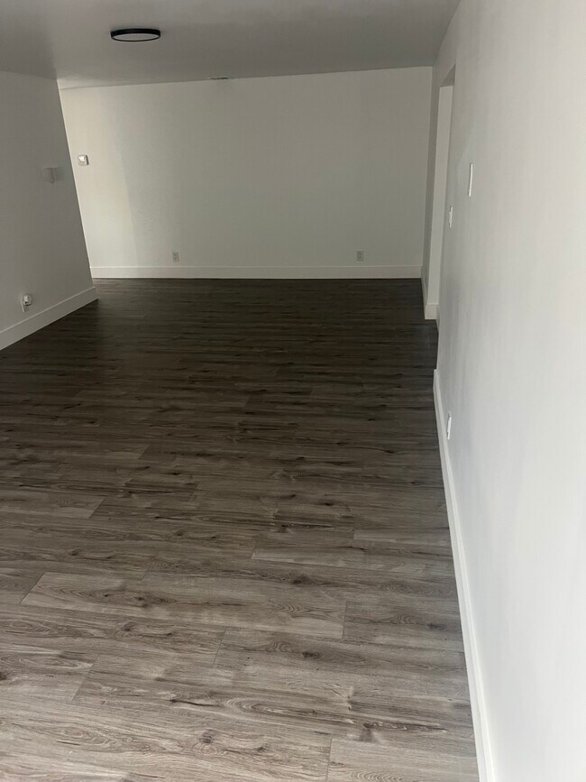 Foto del edificio - 5662 Parke Ave
