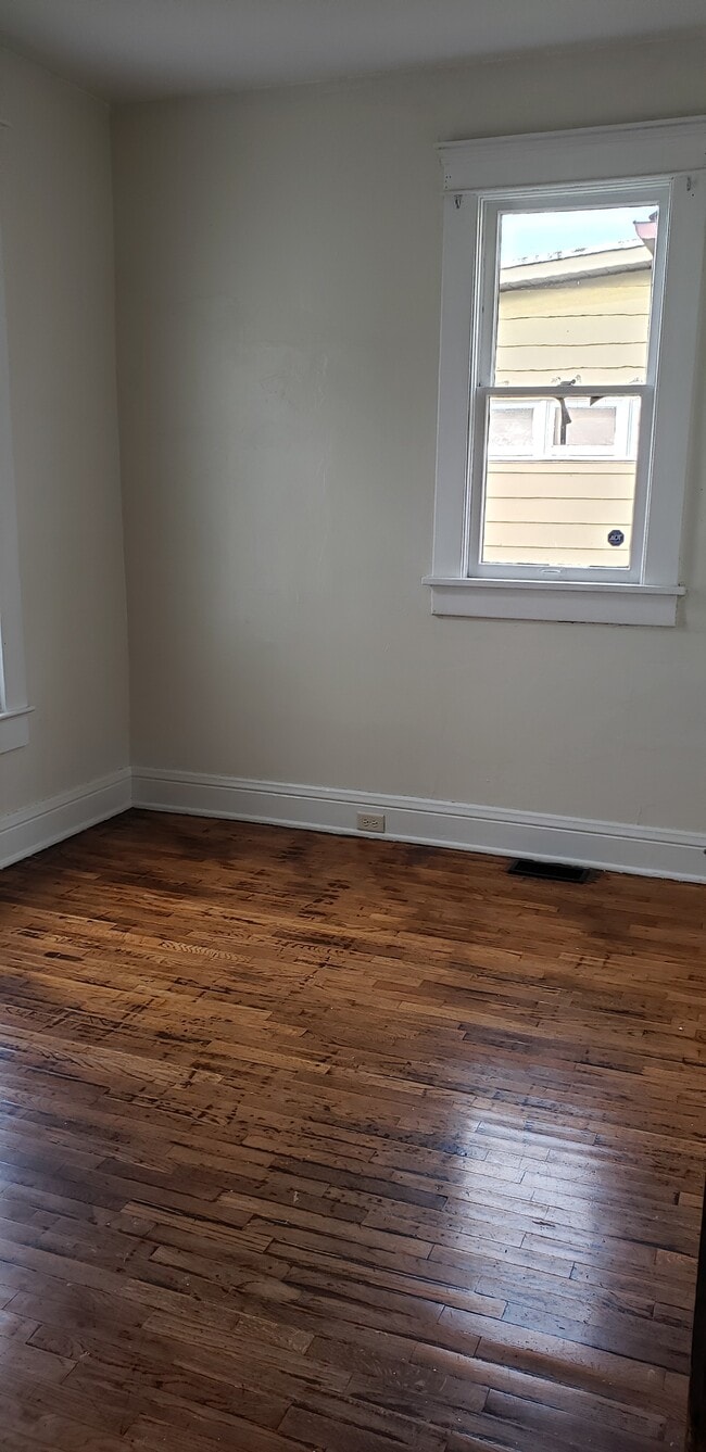 Foto del edificio - 307 W Washington St