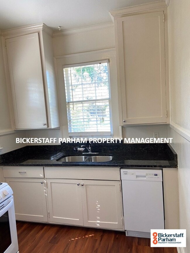 Building Photo - 1 Bedroom, 1 Bathroom off of Cooper Ave!
