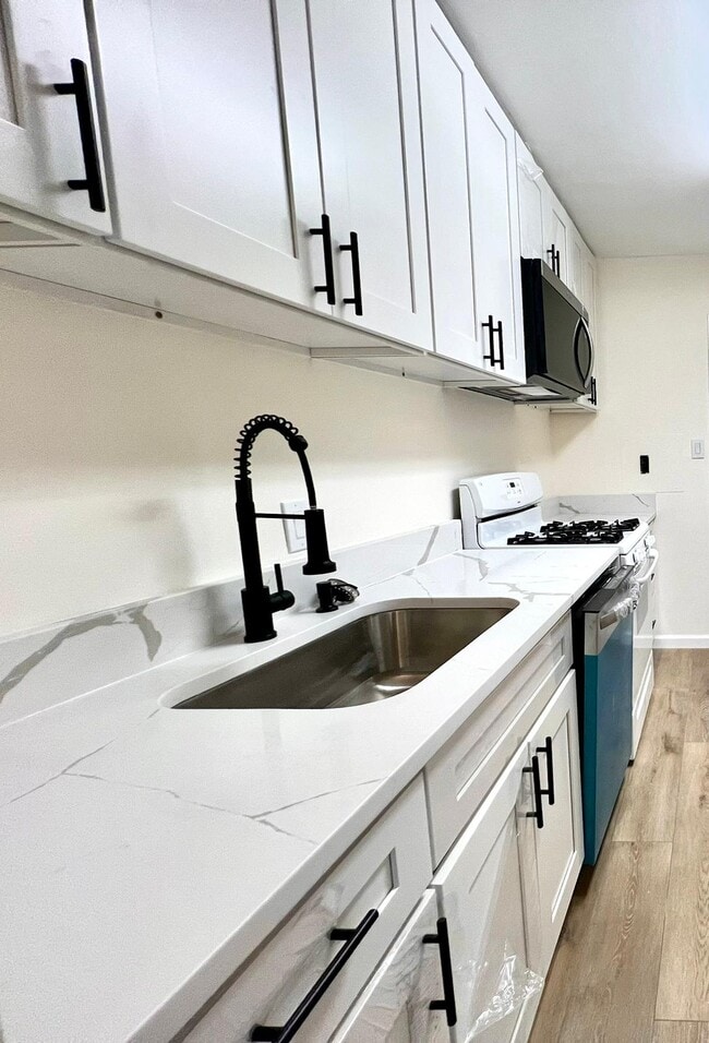 Building Photo - 1111 University Blvd W