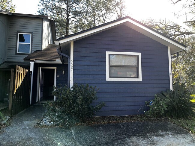 Building Photo - 5584 Cabot Dr N