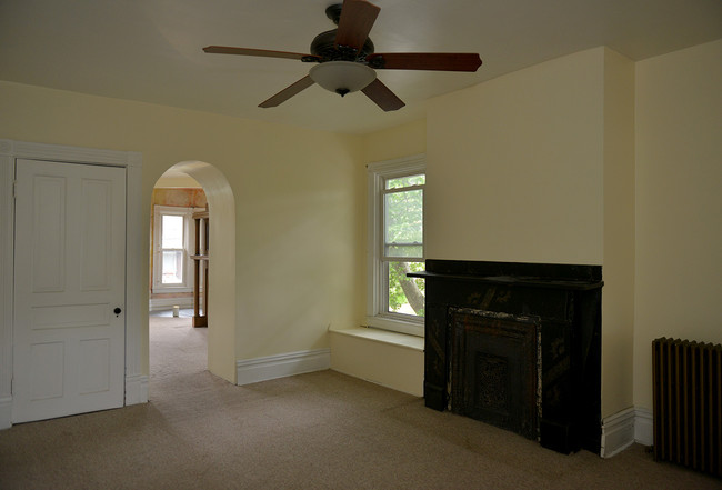 dining room - 726 Whitney Ave