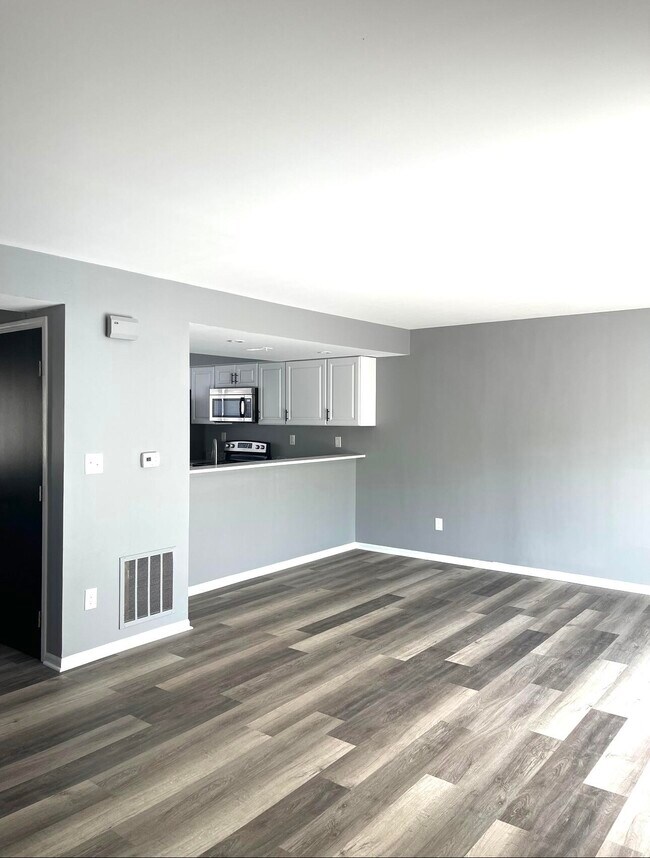 Foto del edificio - 101 Kingsway Ct