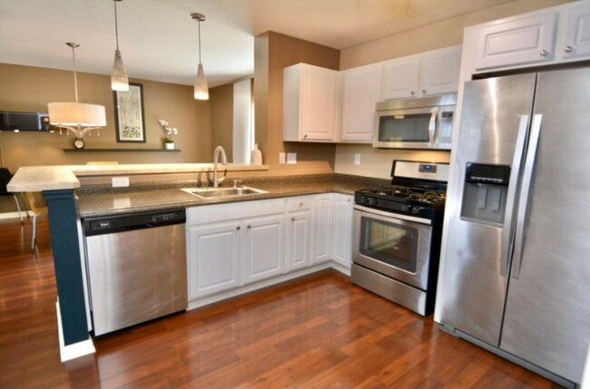 Foto del edificio - 7408 Cayman Ln