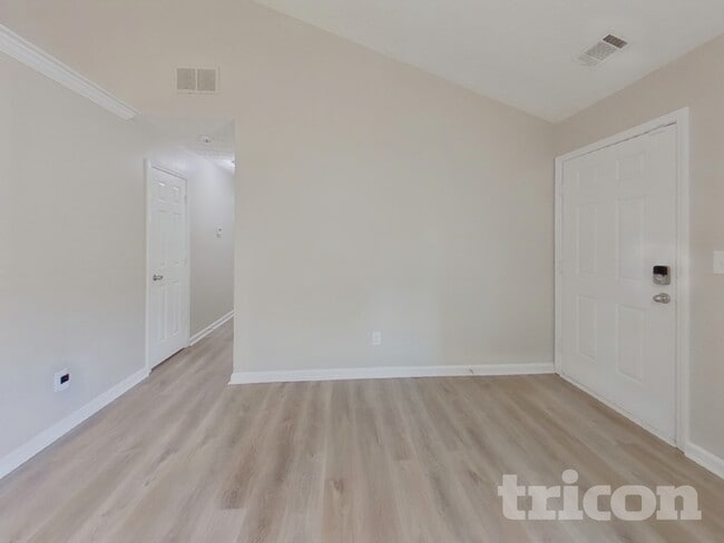 Foto del edificio - 170 Oak Hill Dr