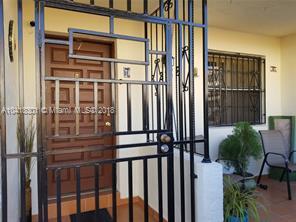 Foto del edificio - 8389 NW 8th St