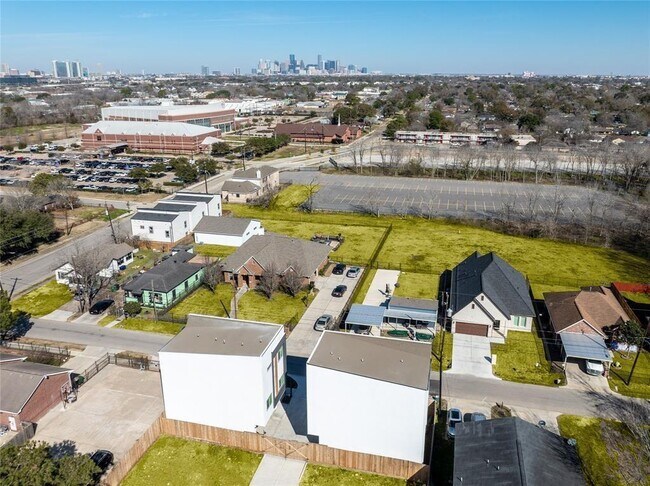 Foto del edificio - 3620 Lehall St
