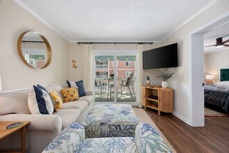 Building Photo - 824 N Waccamaw Dr