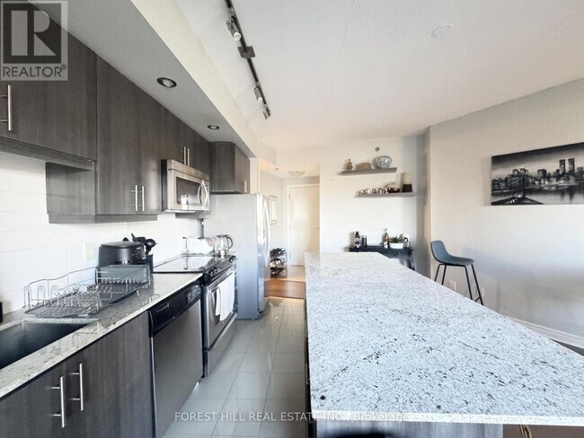 Photo du bâtiment - 2756 Old Leslie St