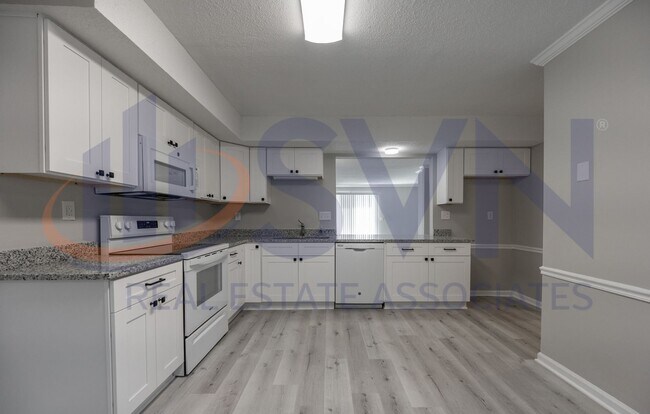 Building Photo - Beautifully Updated Townhome in Durham, NC