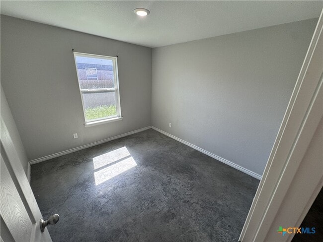 Building Photo - 1615 Pontotoc Trce