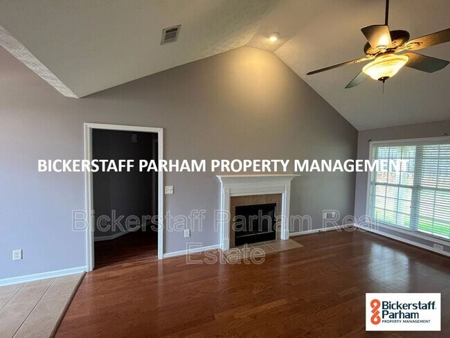 Building Photo - 8061 Garrett Pines Dr