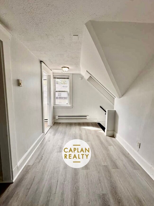 Foto del edificio - 2 Derby Ave