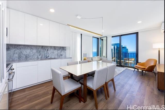 Foto del edificio - 987 Queen St