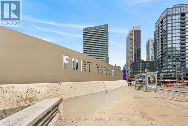 Building Photo - 169 Fort York Blvd