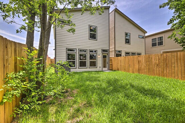 Foto del edificio - 4835 Sunflower St