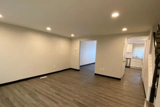 Foto del edificio - 610 E 43rd St