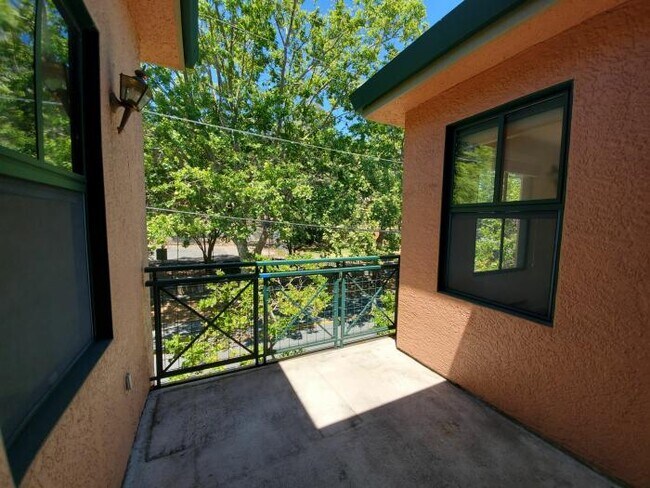 Foto del edificio - 2 bedroom in San Rafael CA 94901