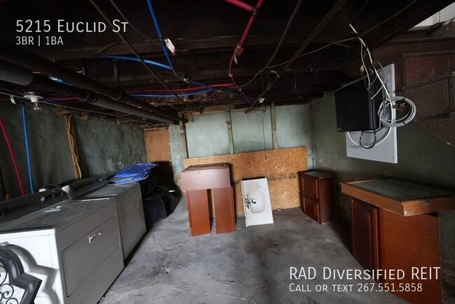Building Photo - Newly Remodeled