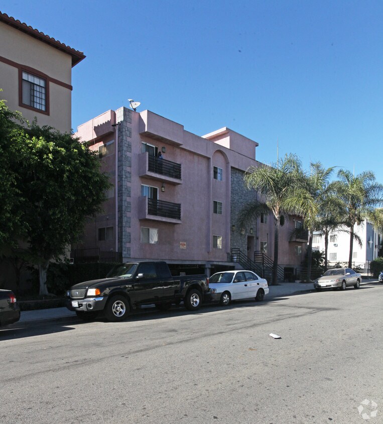 Foto del edificio - 1227 N Orange Dr
