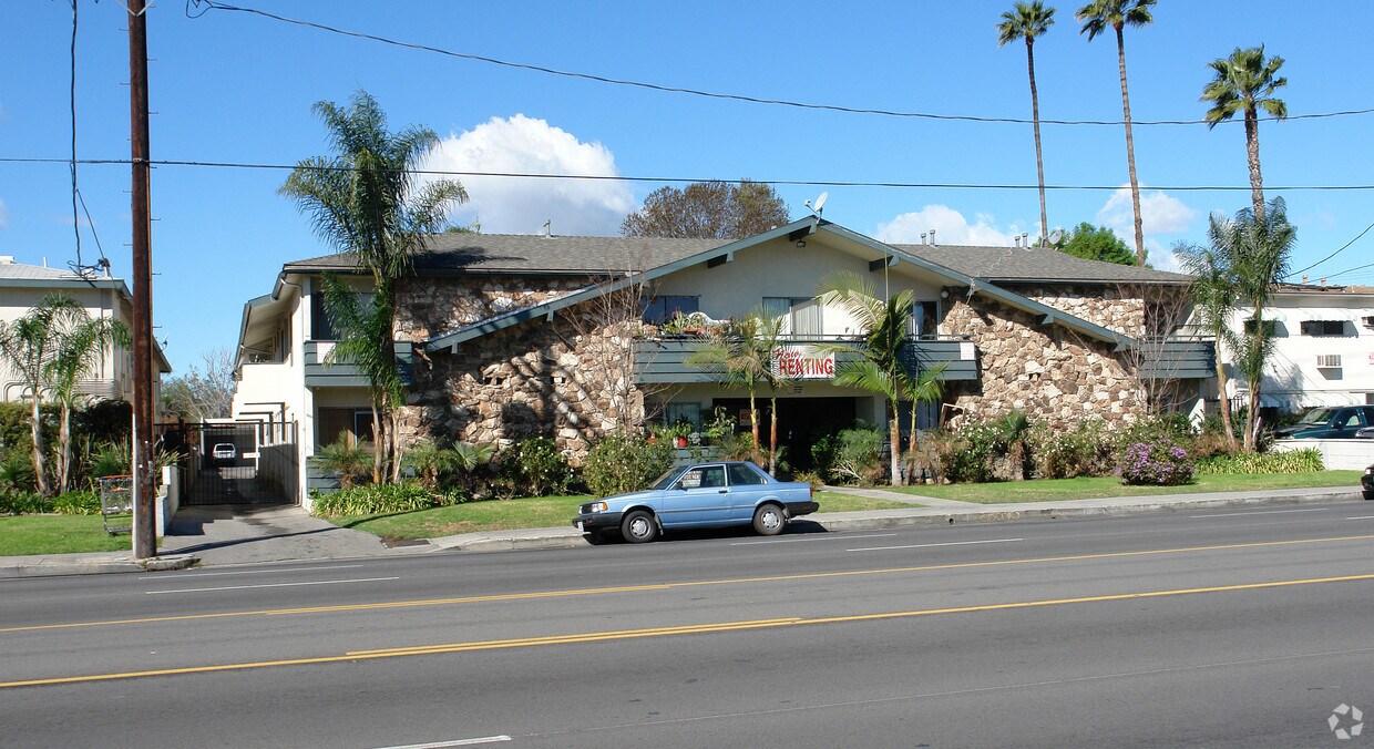 Primary Photo - 6929 Sepulveda Blvd