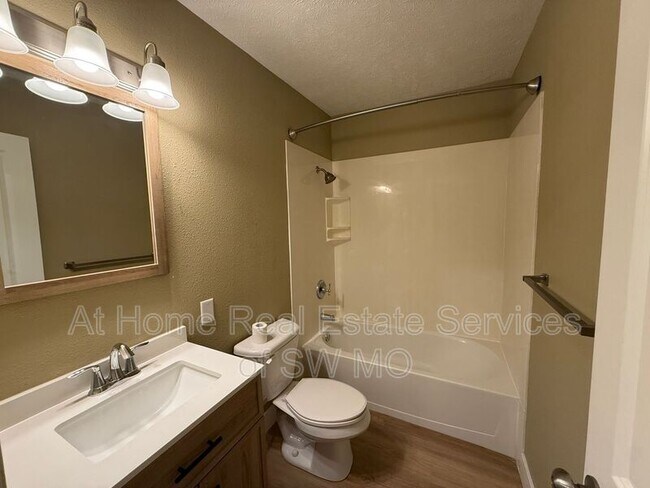 Foto del edificio - 2744 E Monroe Terrace