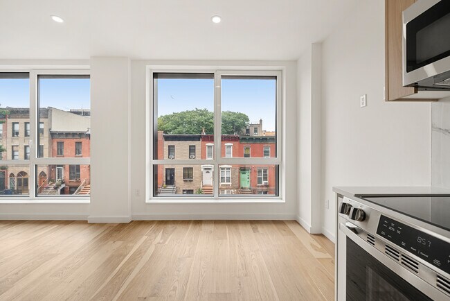 Foto del edificio - 105 Rogers Ave