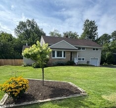 Building Photo - 5 Westbrook Rd
