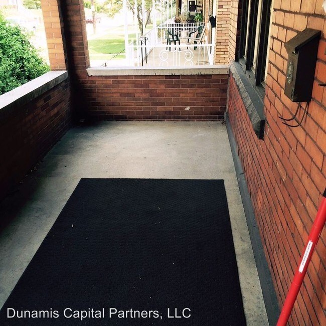 Foto del edificio - 159 Kendall Ave