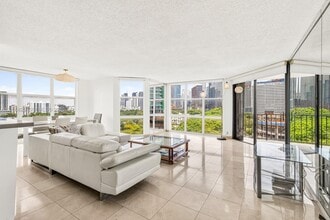 Building Photo - 1901 Brickell Ave