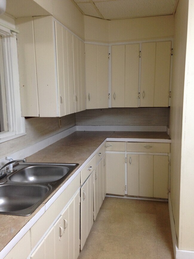 Cochera - 428 W Water St