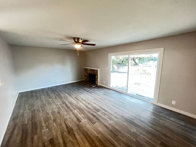 Photo - Wonderfully Upgraded 3 Bed 2 Bath Garden G... House