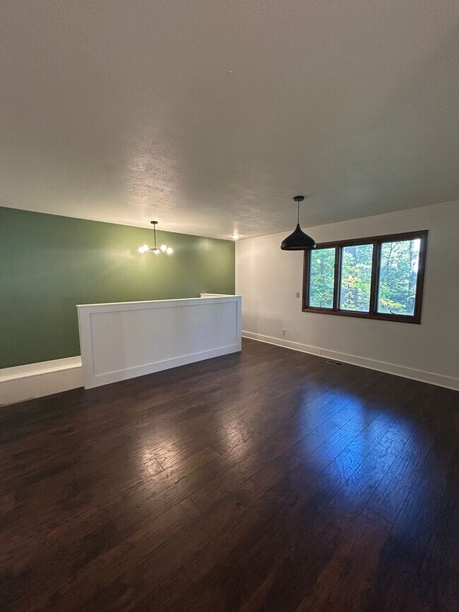 Building Photo - Charming 3-Bed Home in Bella Vista, AR