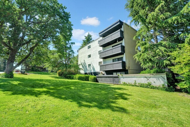 Photo du bâtiment - McKenzie Manor Apartments
