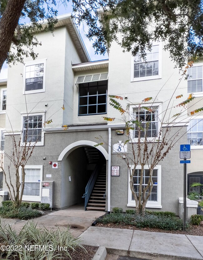 Foto del edificio - 3591 Kernan Blvd S