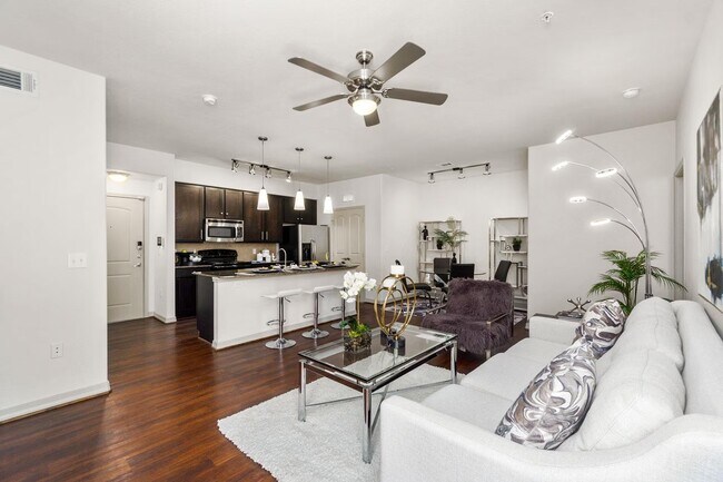 Foto del edificio - Exclusive Offer: Free Rent, No Fees, $200 ...