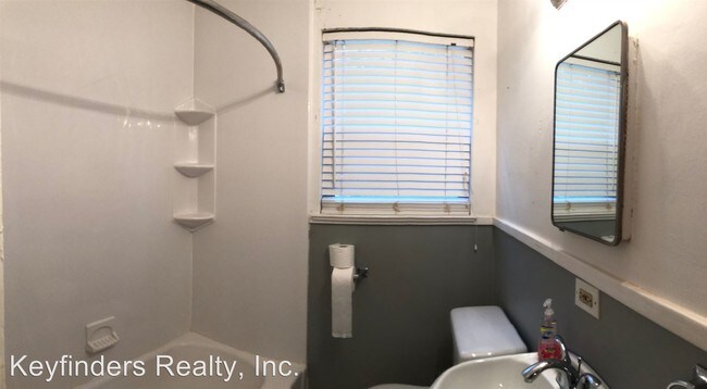Building Photo - 1 br, 1 bath House - 748 S. Acadian Thwy. #2